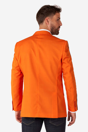Man wearing orange blazer with dutch lion