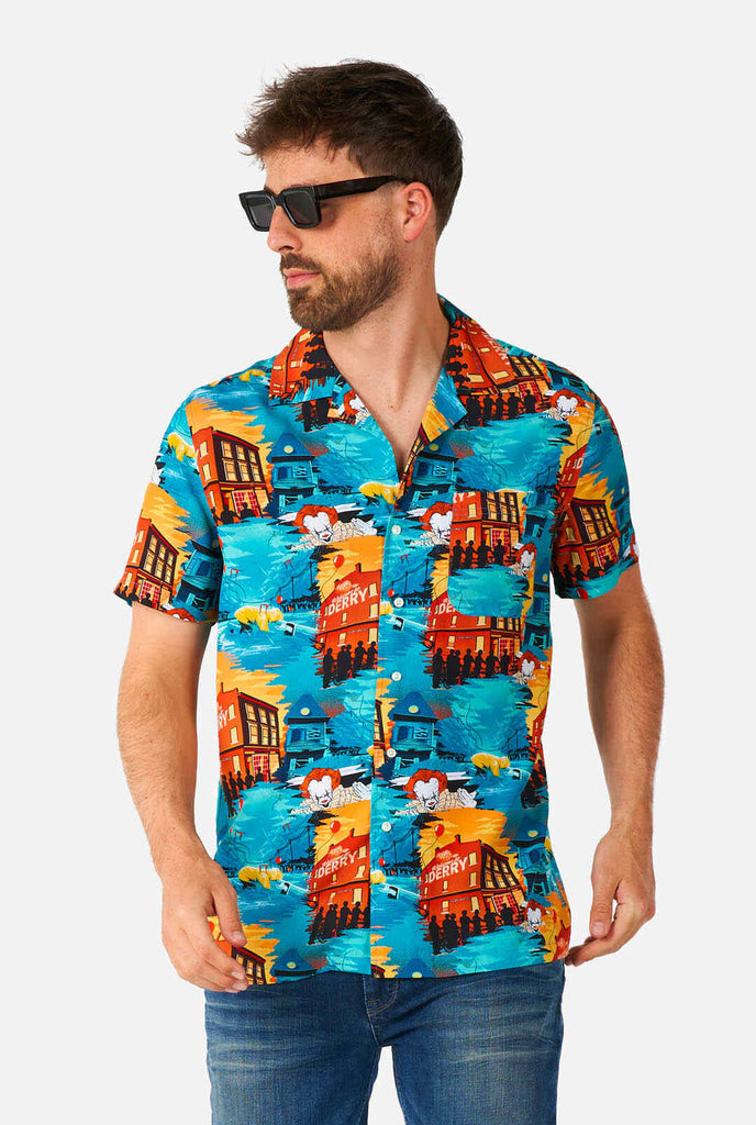 Man wearing halloween shirt with IT print