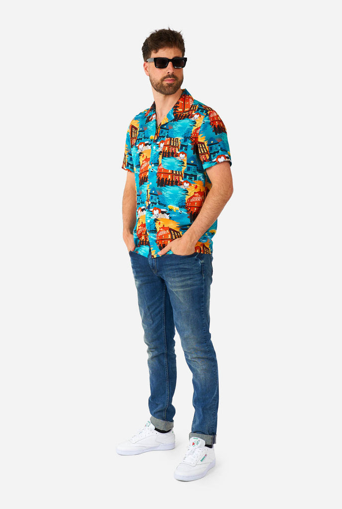 Man wearing halloween shirt with IT print