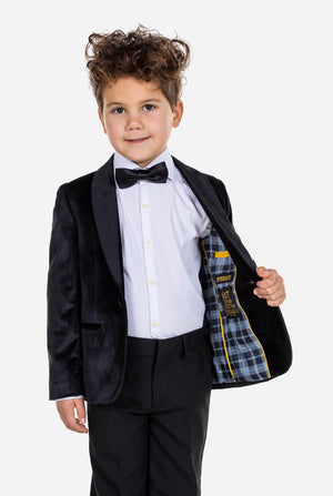 Kid wearing black velvet dinner jacket for boys 