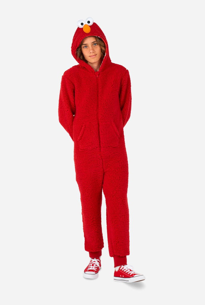 Kid wearing red pluche Elmo onesie
